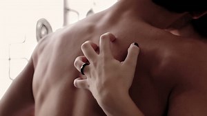 Sex - Woman scratching man back