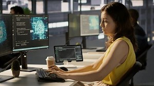 「複雑な問題を解決する人工知能機械学習APIを開発する管理者。リソース集約的なタスクを処理できるAI予測モデル、カメラAをトレーニングする女性」の動画素材（ロイヤリティフリー）3615413657 | Shutterstock