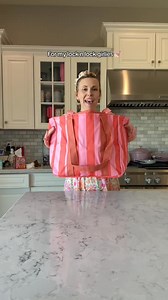 The Brand New lock n lock container set with the insulated tote is now on QVC. Don’t miss out! ##tiktokshopcreatorpicks##creatoricons##qvcInc | By Kierra B