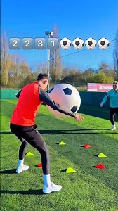 SIZE 10 FOOTBALL CHALLENGE! ⚽️🤣