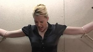 ????????Western girl bondage electrical shock