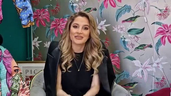 2.1K views · 12 reactions | Cum sunt realizate desenele spectaculoase de pe haine cu ajutorul tehnologiei? Invitată la Play IT, Iselin Dimitri ne arată cum se ajunge de la desen la imprimare digitală în design vestimentar. Iar ținutele designerului sunt de senzație! | WOWbiz.ro | Facebook