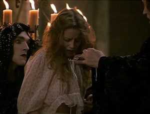 Laure Marsac - full frontal plot in Interview With the Vampire (1994)