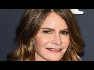 Jennifer Jason Leigh Goes Bare—Pictures Don’t Lie!
