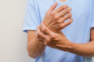 What movement disorders are and how to treat them | Emergency Live