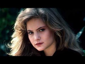 Jennifer Jason Leigh In G-Strlng Photos Leave Little To Imagination.. Take a look