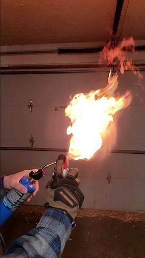 🔥 WD-40 a Risk? #wd40 #flame #donottrythisathome #hot #testing #science #trending #toolswithSoalz