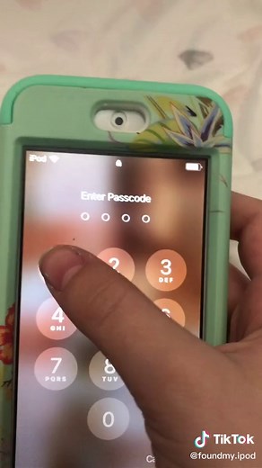 part 2? #fyp #foryoupage #oldipod #oldelectronic #redoipod #ipodtour #ipodtouch