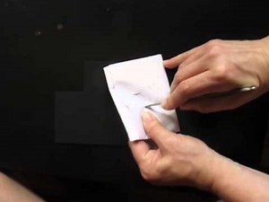 Letterlocking: Yo El Rey, two-piece lock: paper band and shaped-papered seal, Spain (1732) (UH0017)