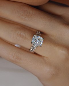 With a brilliant burst of vibrant color, a Facets of Fire diamond is passion personified. | Sissy's Log Cabin