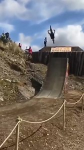 2.3M views · 8.7K reactions | ¿Zapatos de ciclismo con calas?  | Crazy Bikes | Facebook