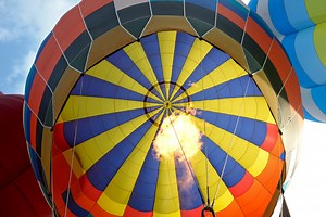Hot air balloon crashes moments after man proposes: Video