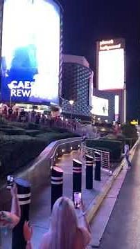 Crazy Vegas street fight must see