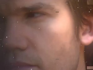 Pero no vino nunca, no llegó y mi vestido azul se me arrugó.