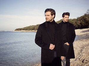 ハウザー、最新アルバム『ザ・プレイヤー』から「ワカ・ワカ」MV公開！ 全曲配信スタート | 2CELLOS | ソニーミュージックオフィシャルサイト