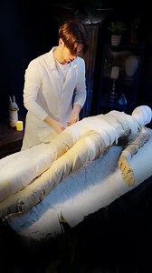 A masterclass in mummification: unwind with this unique process | 5-Minute Recycle