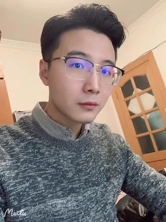 吃饭的时候自己的下牙不小心磕到了上牙，门牙磕掉了一小小块。舌头一伸就有划感，去牙科磨平抛光了😭，今天我将失去笑容😭明天恢复😭#保护牙齿 #悲伤逆流成河 #牙齿,牙齿吃东西磕掉了一小块- 抖音