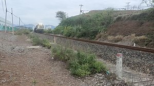 33107通过尼姑塘大弯，歙县站接近 南局鹰段HXN5 0474