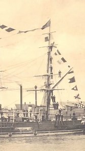 La 22 septembrie 1938, a avut loc lansarea la apă a celei de-a doua nave-școală „Mircea”. #FileDeIstorie #lectiadeistorie #romania #romaniamea #patrie #cinste #onoare La data de 22 septembrie 1938 a avut loc lansarea la apă a celei de a doua nave-școală ce a purtat numele ,,Mircea”, asta după ce în anul 1882, regatul României a comandat la Londra prima navă-școală pentru pregătirea viitorilor ofițeri de marină. Amintesc că după anul 1878 România devenea țară cu ieșire la mare, iar regele Carol I