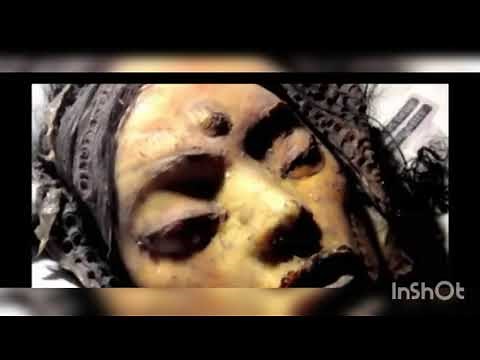 Female alien called the "Monalisa moon"