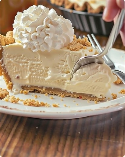 Root Beer Float Pie 🥧 Indulge in the nostalgic flavors of a classic root beer float with this delightful Root Beer Float Pie. Made with creamy vanilla pudding infused with the essence of root beer and topped with fluffy Cool Whip, this frozen treat is sure to be a hit at any gathering. Ingredients: - ¾ cup root beer - ½ cup milk ...... Full Recipe in Coʍmеոτ 💬 | Fork & Flame Recipes