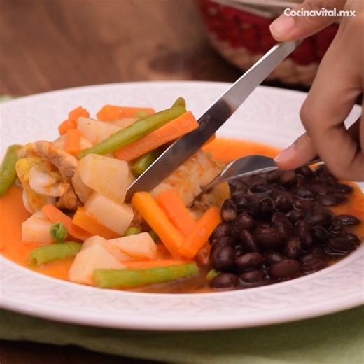 ✨ ¡Económicas, rendidoras y deliciosas! ✨ Así son estas ricas recetas hechas con piernas de pollo o muslos. 🍗 | Cocina Vital