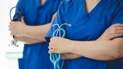 Νέα καταγγελία για "φακελάκι": "Μόλις ο γιατρός πήρε τα χρήματα, μου έκαναν όλες τις εξετάσεις"