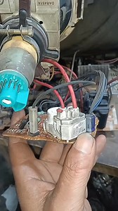 41K views · 350 reactions | How to remove the focus cable and FBT screen cable from the CRT TV tube socket #reelsfb #tips #remove #cable #focus #screen #crttv #oldtech | Andi Distorsing | Facebook