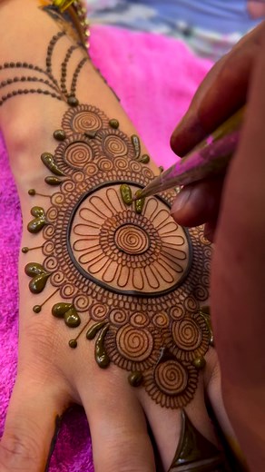 383K views · 3.4K reactions | #bridalmehendi #bridalmehndi #bridalmahendi #mehandi #bridalhenna #heena #mehndi #karwachauth #delhi | Kp Mehandi Art | Facebook