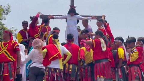 Good Friday crucifixion tradition returns in Philippines after pandemic hiatus