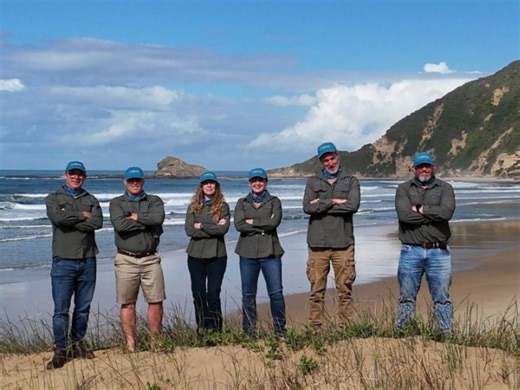2024 Strandloper Project: Six Strandlopers On Hike To Survey Impact Of Recreational Fishing Along Southern Cape Coastline