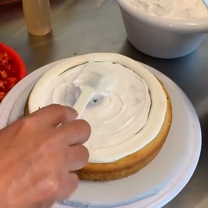 13K views · 22 reactions | How to properly fill and stack a layer cake!  | Chocolates Lovers | Facebook