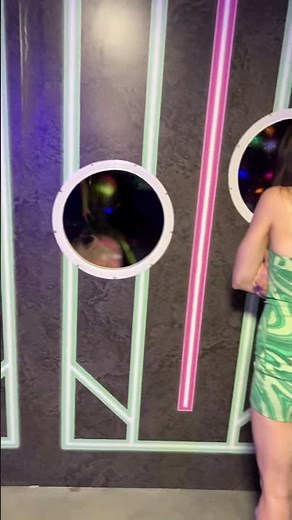 Please tell me you saw the alien arm move 😭😭😭