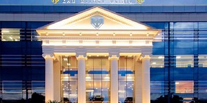 The Zhan Mitrev Clinic says that hemofiltration is a long-established and proven method