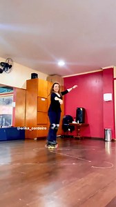 Paso de baile #tutorial Patines en línea y quad. Video por: erika_cordeiro 🌎Comunidad Latinoamericana de patinadores: www.facebook.com/latinroller✨ | Latin Roller - Comunidad de patinadores - "América Latina siempre viva"