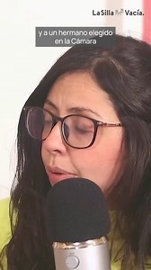 La Silla Vacía: Euclides Torres es un superpoderoso de los contratos con el Estado que tiene grupo político propio y ha hecho negocios con todos los gobiernos nacionales en los últimos 25 años. Ahora saltó al negocio de las energías renovables: el gobierno le entregó un contrato multimillonario para poner paneles solares en el Caribe a pesar de que su empresa no acreditó experiencia para eso. Al aire en el canal de Youtube de La Silla Vacía. Véalo completo acá https://youtu.be/EcokKhS_JmU | Fusa