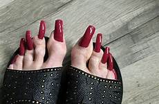 toenails toes finger