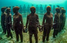 underwater grenada molinere circle hands diving getaways 1909 scuba