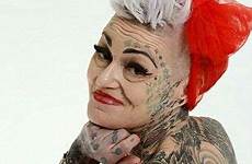 tattooed modification corporelle gens lady