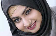 hijabi frauen burqa