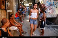 favela menschen rocinha brasilien stockfoto