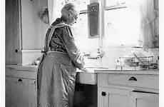 old kitchen farmhouse grandma vintage apron kitchens 1930s grandmother country cooking house countertops her cabinets washing aprons granny 1930 dishes