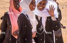 sudanese sudan khartoum posano sudanesi ragazze ritratto giovani young
