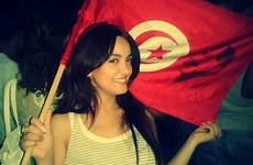 tunisia tunisian wanita demo jomblo sekelompok poligami tunisiennes femmes legalkan teenage perempuan buzzly