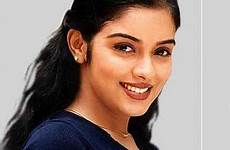 asin actress boobs hot indian cleavage south unseen tamil bollywood papers cinema wall reviews