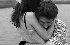 hug couple love photography hugging hugs cute couples romantic tightly partner way article kissing cuddling