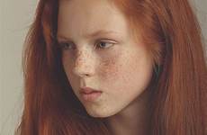 freckles redheads cortes pelirrojas cabello flaming corto rote peliroja lips adolescentes sommersprossen minded haare tolle novelas peques gingers