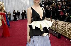 ronan saoirse oscars aznude flops roten teppich tops 92nd saoirseronan braless