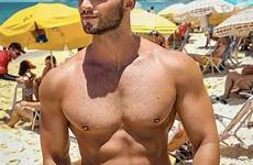 beach hunks speedos guys shirtless emo mannen behaarde