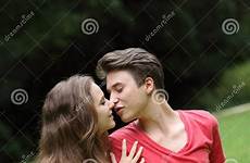 romantic baisers adolescents romantische kussen adolescente coppie baciare romantico delle romantiques jeunes baiser
